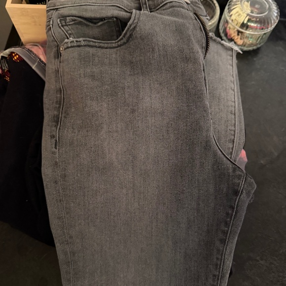 Express Denim - Grey Cropped Jeans